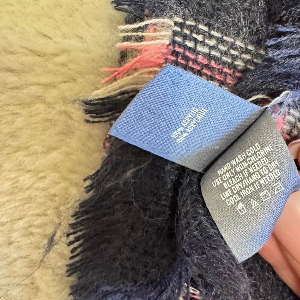 aerie Plaid Navy and Pink Woven Blanket Scarf